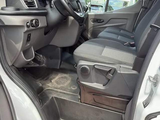 Ford Transit view 9