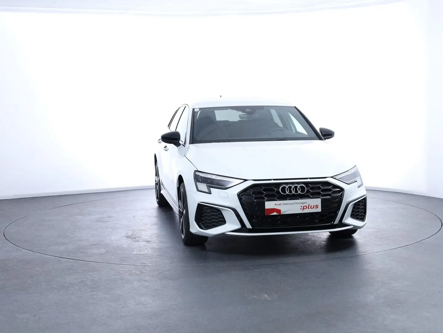 Audi A3 45 TFSIe S line Weiß - 2