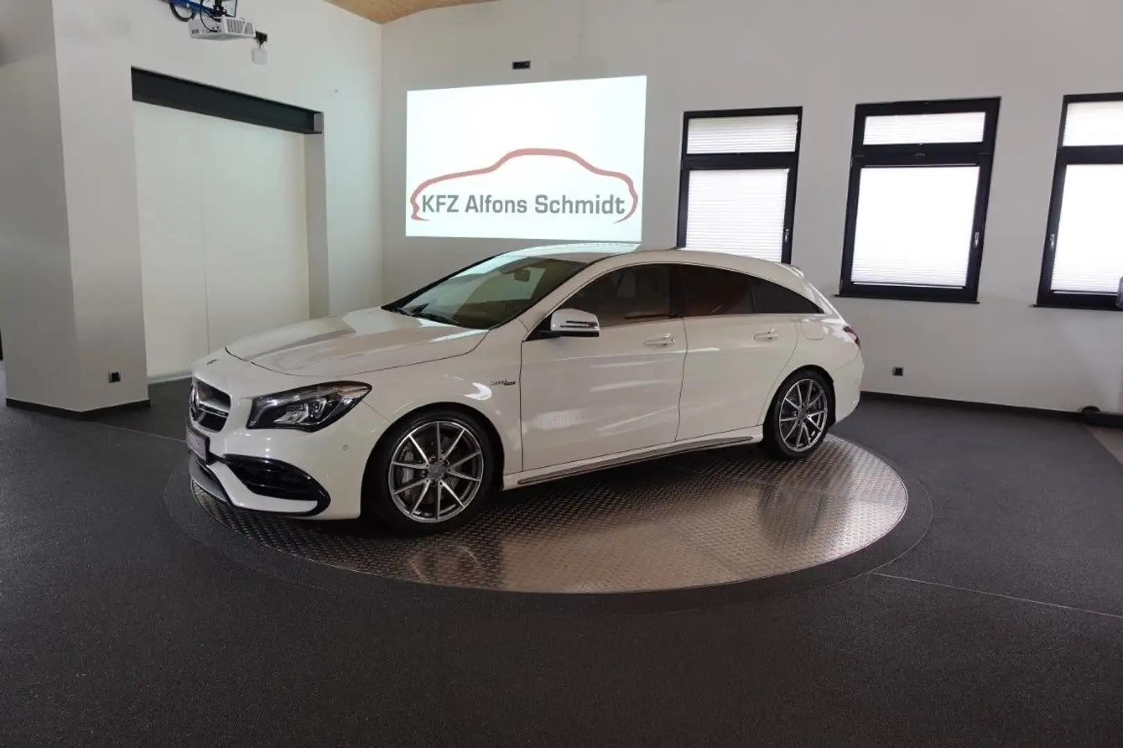 Mercedes-Benz CLA 45 AMG Shooting Brake CLA 45 AMG 4Matic Blanc - 2