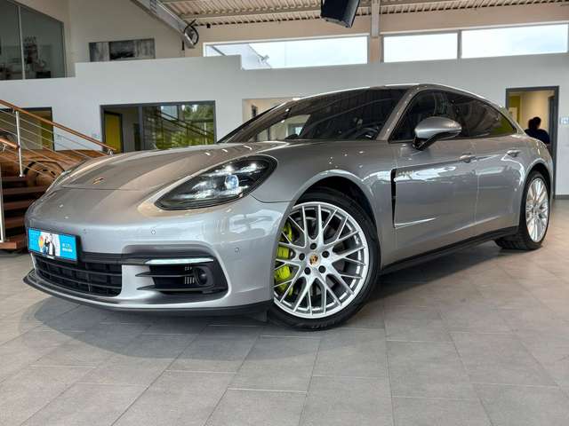 Imagine Porsche Panamera Sport Turismo 4 E-Hybrid,Klappenauspuff