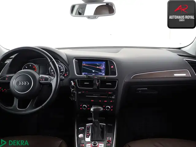 Audi Q5 view 10