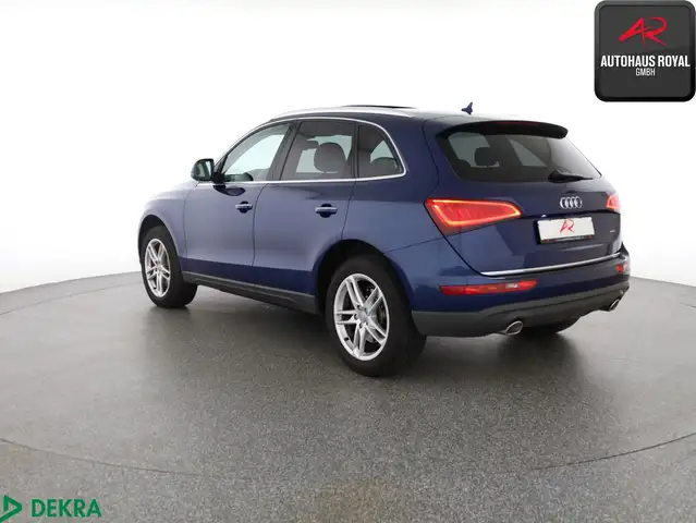 Audi Q5 view 3