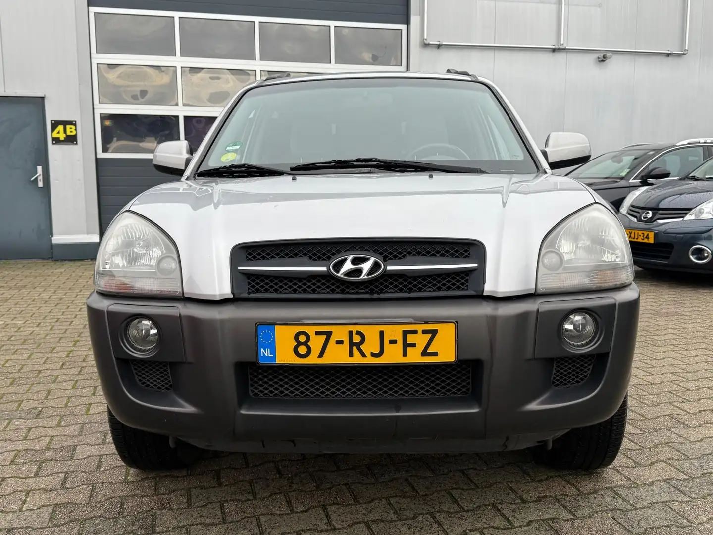 Hyundai TUCSON 2.0i Dynamic 2005 LPG-G3 99.000 KM NL auto Grau - 2