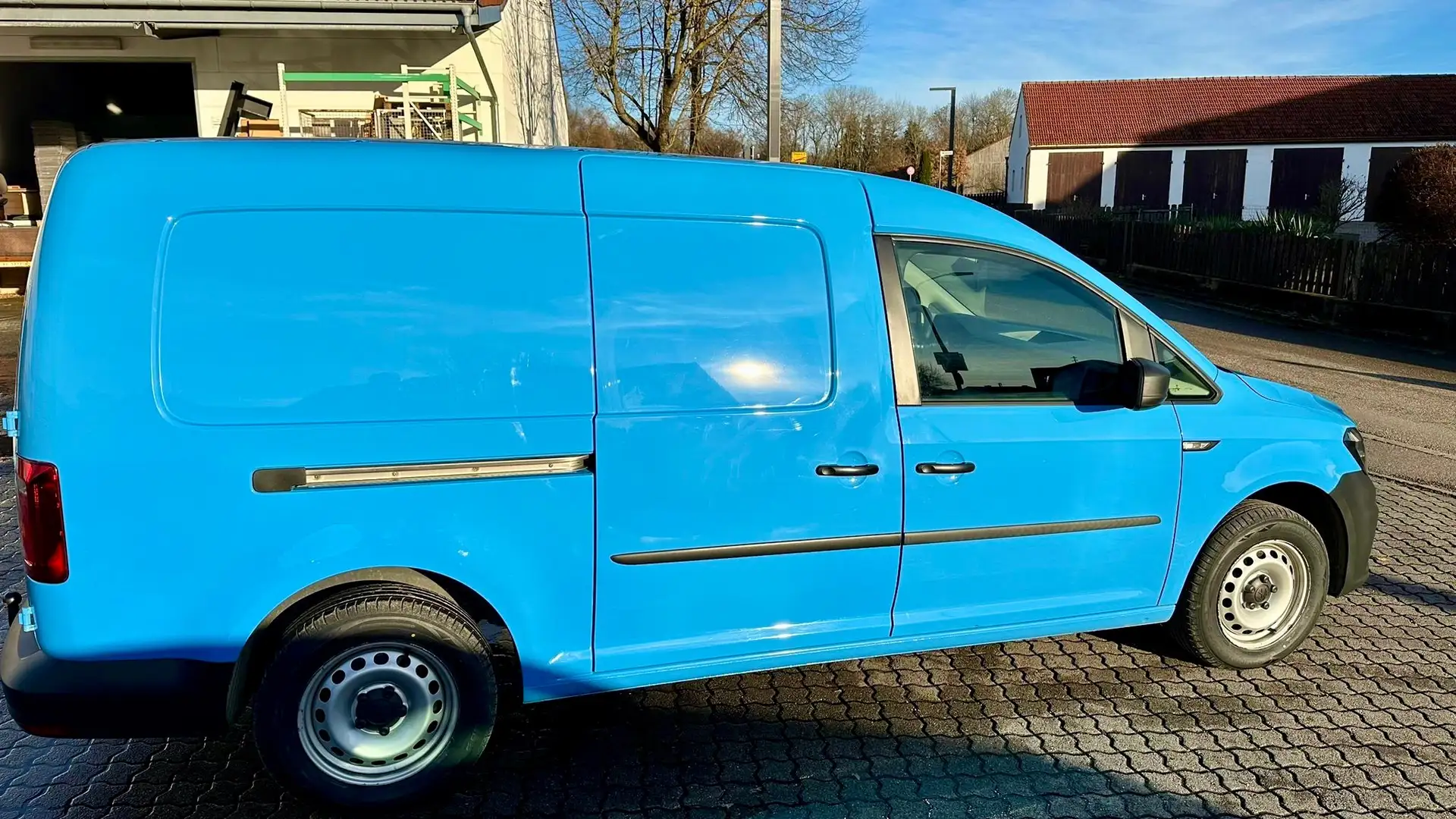 Volkswagen Caddy Maxi Kasten BMT*1 Hand*AHK* Blau - 2