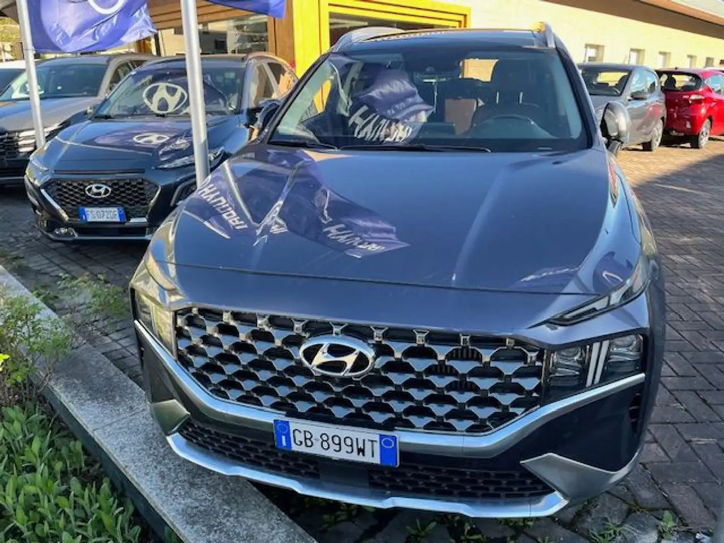 Hyundai SANTA FE 1.6 T-GDI HEV 4WD AT 7p. 20th Anniversary Grijs - 2