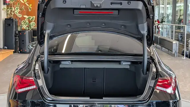 Mercedes-Benz Cla view 9