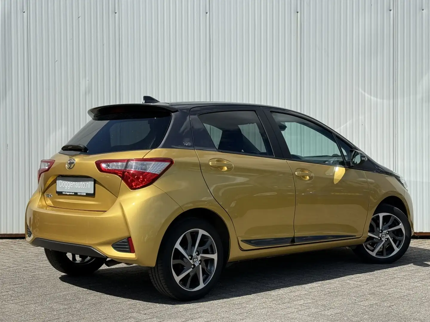 Toyota Yaris 1.5 VVT-i Y20 Bi-Tone Led TSS Geel - 2