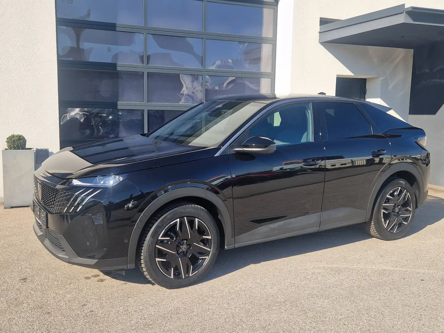 Peugeot 3008 MILD-HYBRID 145 *ALLURE*WINTERPAKET*360° KAMERA° Schwarz - 2
