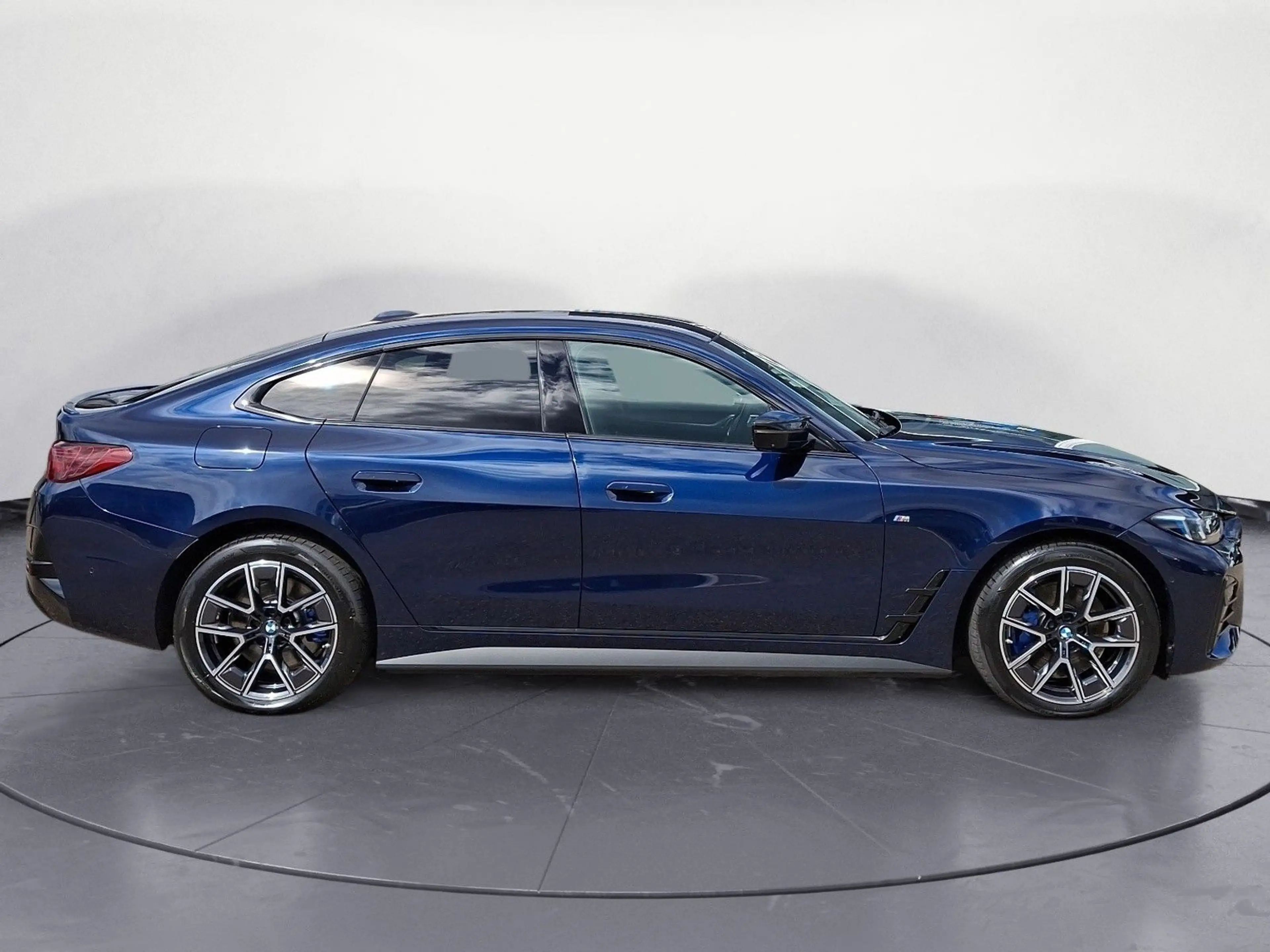 BMW i4 M60 xDrive Driving Assistant Pro AHK Harman K — photo 7