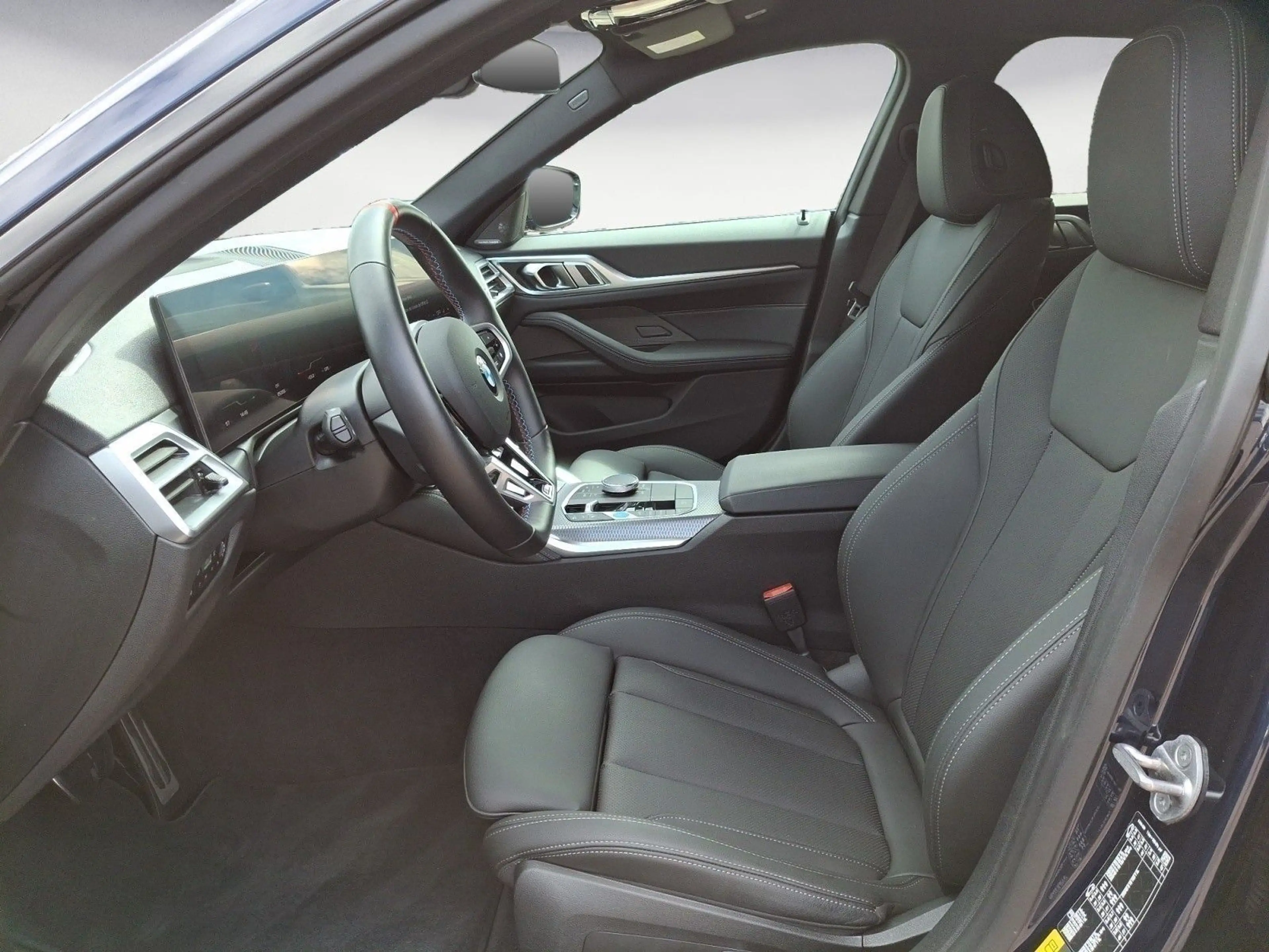 BMW i4 M60 xDrive Driving Assistant Pro AHK Harman K — photo 11