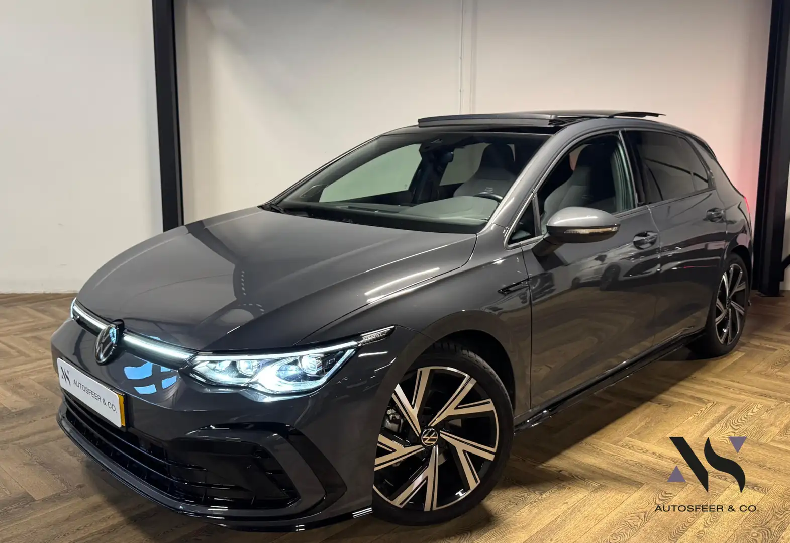 Volkswagen Golf 1.5 eTSI R-Line PANO H&K VOL' - 1
