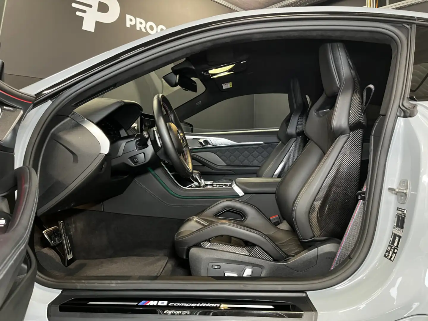 BMW M8 Competition Coupé/Package Keramik/ Carbon/360°/HUD Gris - 2
