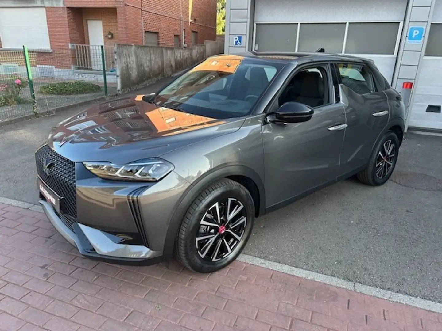 DS Automobiles DS 3 DS 3 E-Tense 54 kWh Performance Line Grau - 1