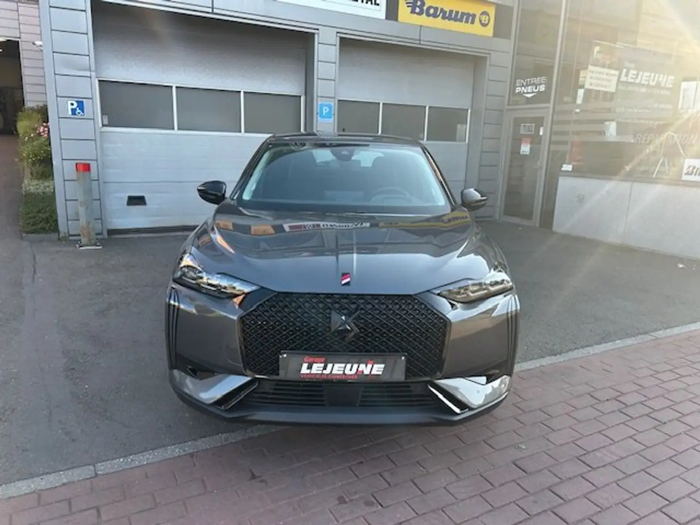 DS Automobiles DS 3 DS 3 E-Tense 54 kWh Performance Line Grau - 2