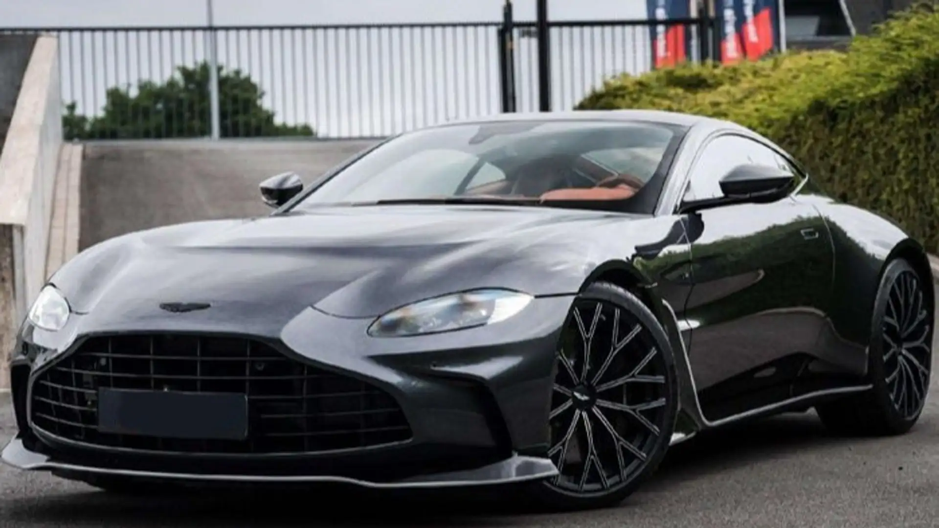 Aston Martin Vantage Deportivo Automático de 3 Puertas Grey - 2