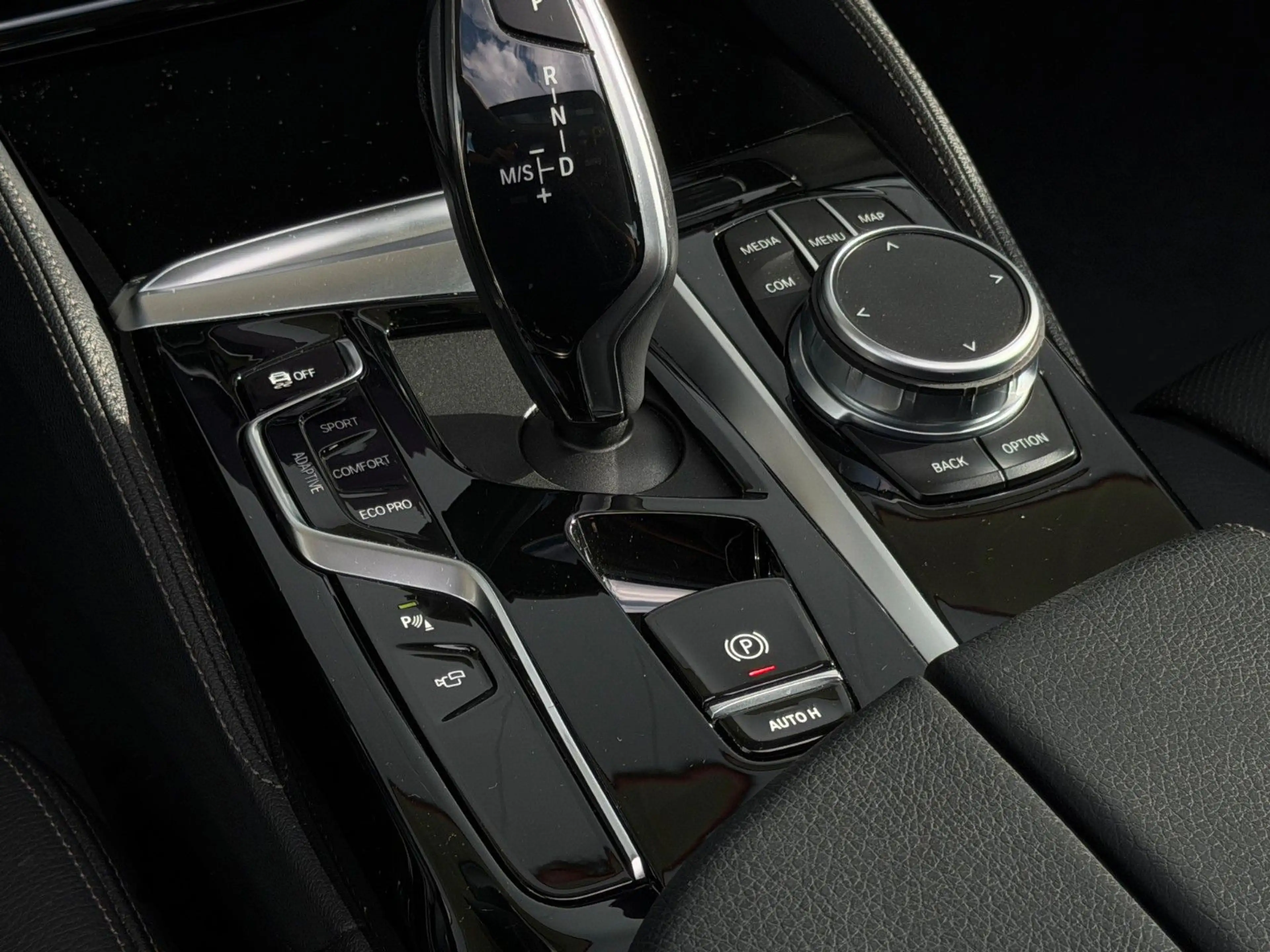 BMW 540 i xDrive Luxury Line ACC*HuD*AHK*STANDHEIZUNG — photo 15