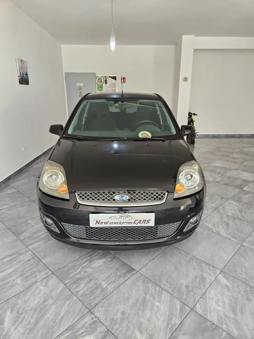 Ford Fiesta 1.4 TDCi 5p. Nero - 1