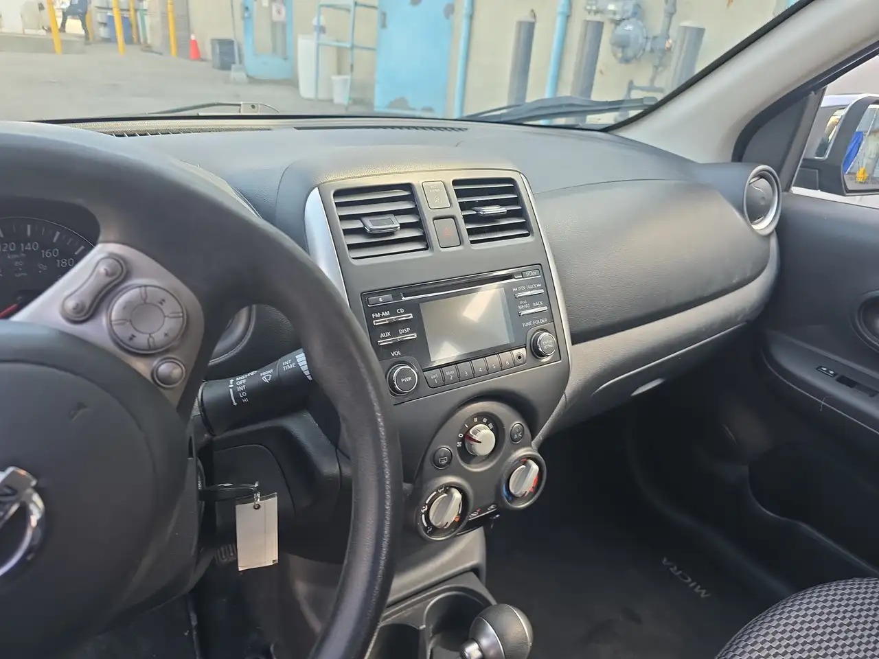 Nissan Micra снимка Nissan Micra