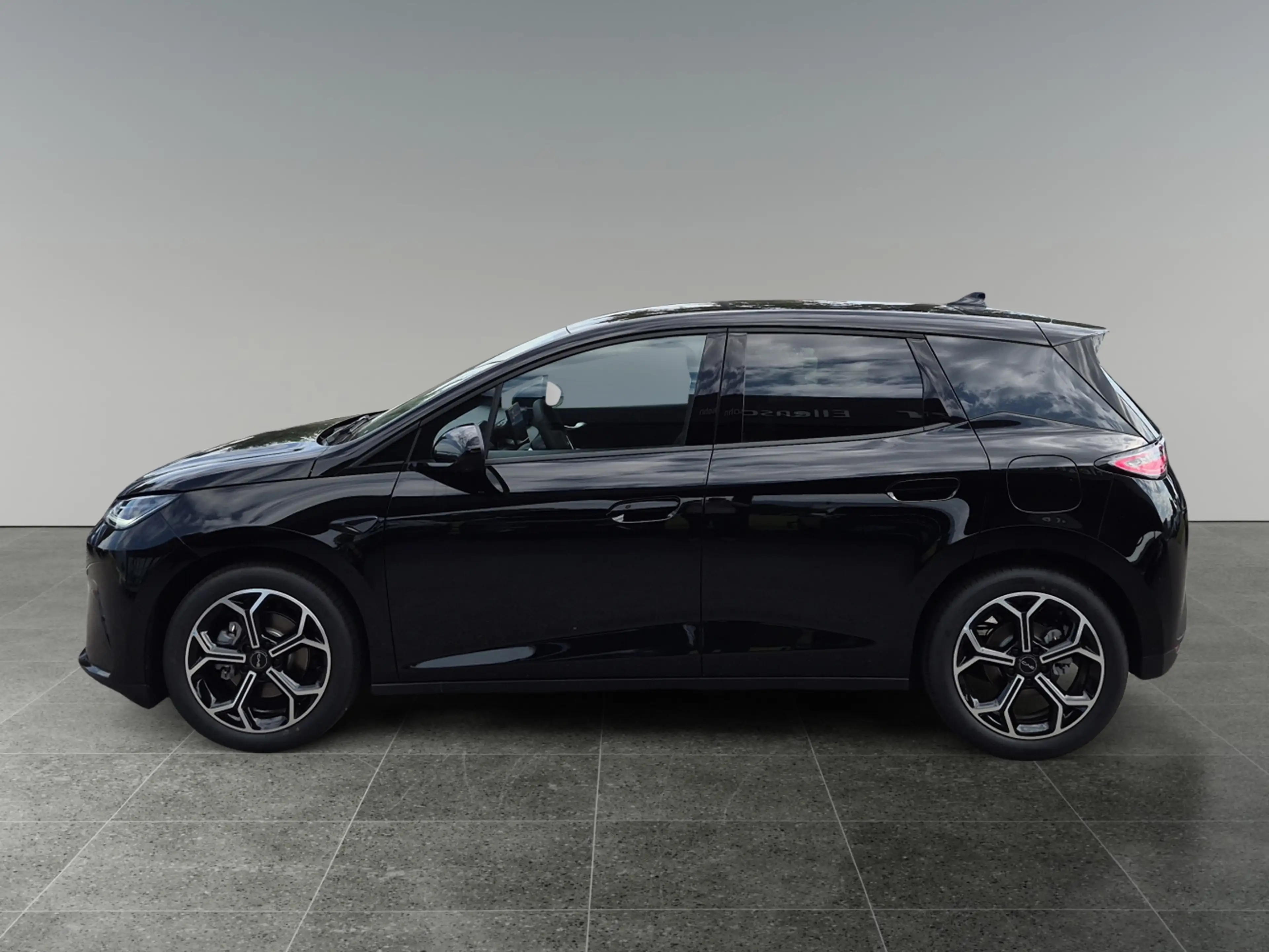 BYD Dolphin G DM-i Comfort — photo 2