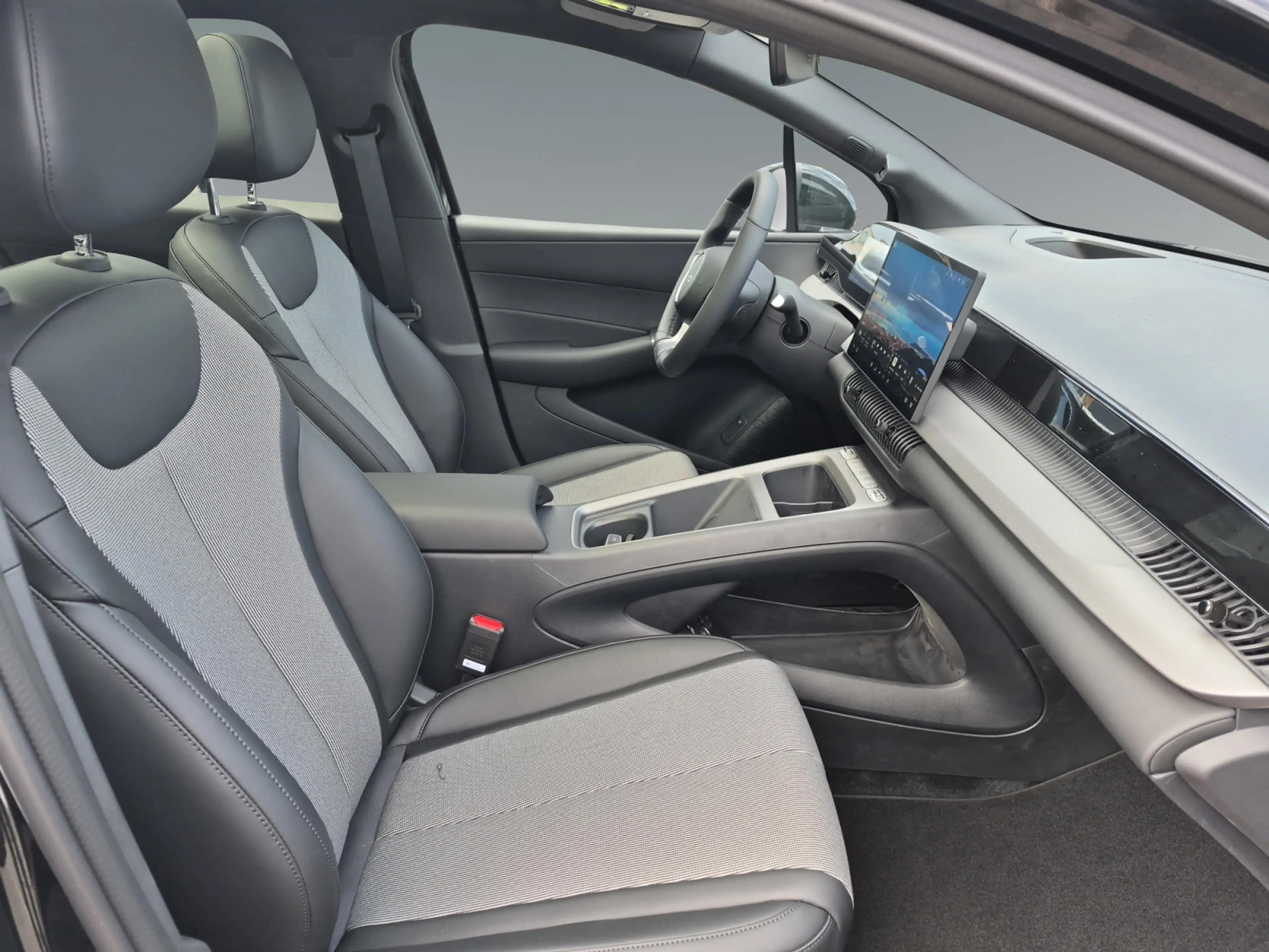 BYD Dolphin G DM-i Comfort — photo 12