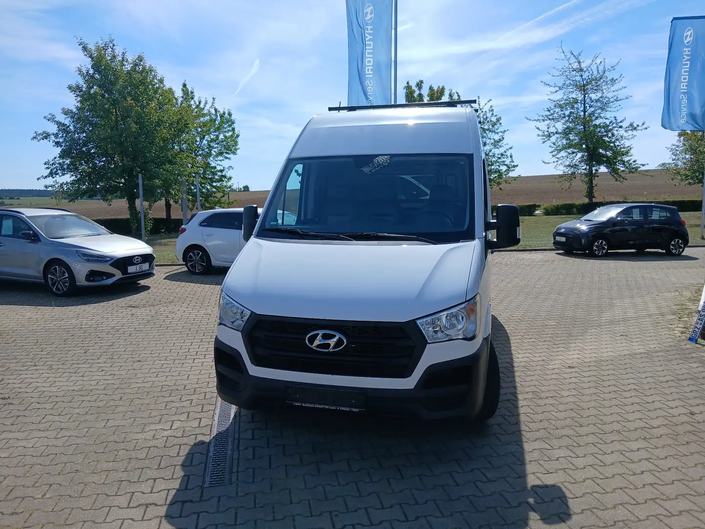 Hyundai H 350 H350 Cargo L2H2 Klima / AHK / Rückfahrkamera Weiß - 2