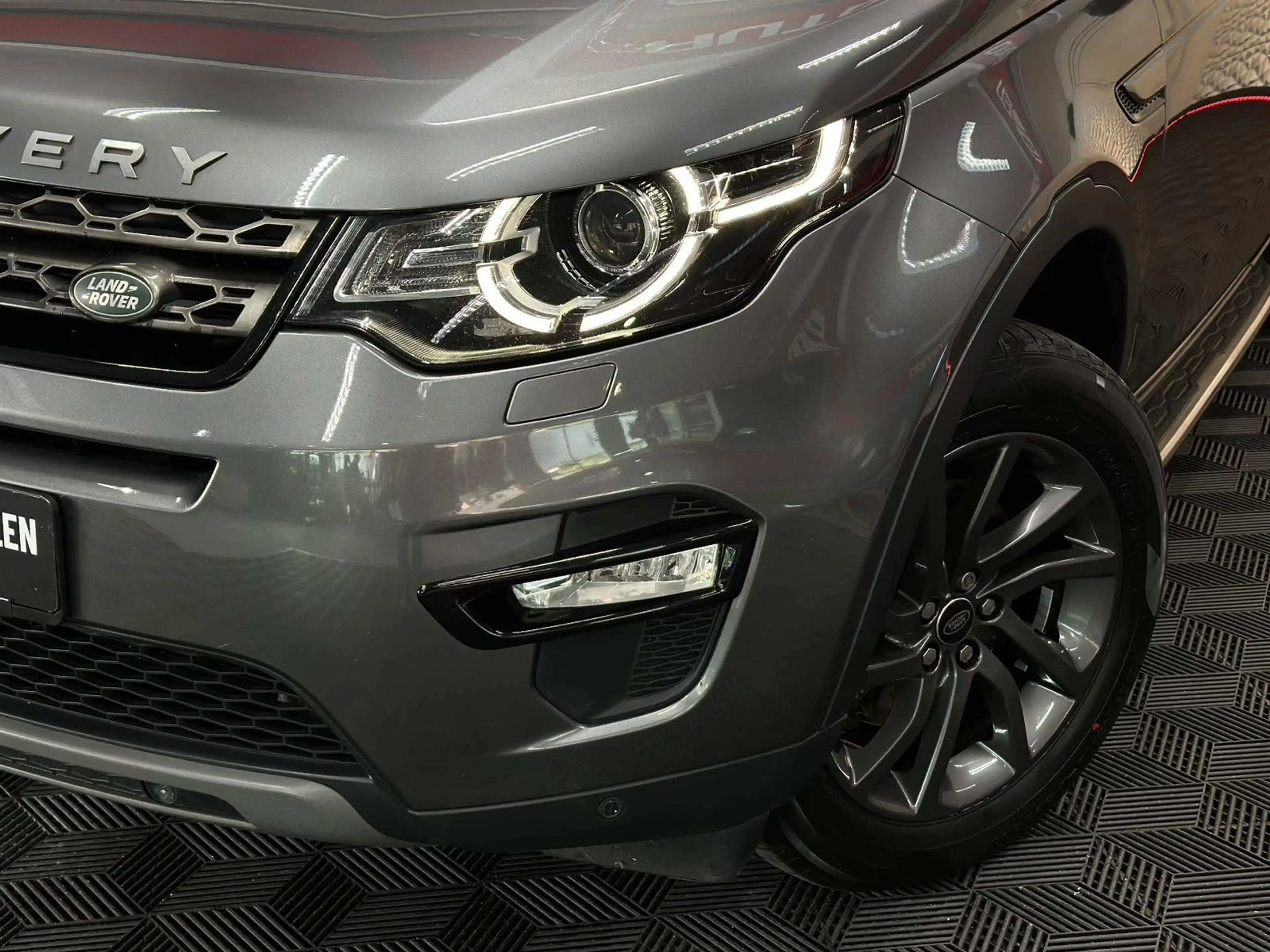 Land Rover Discovery Sport 2.0TD4 SE 4x4 PANO#XENON#CAM#AHK — photo 9