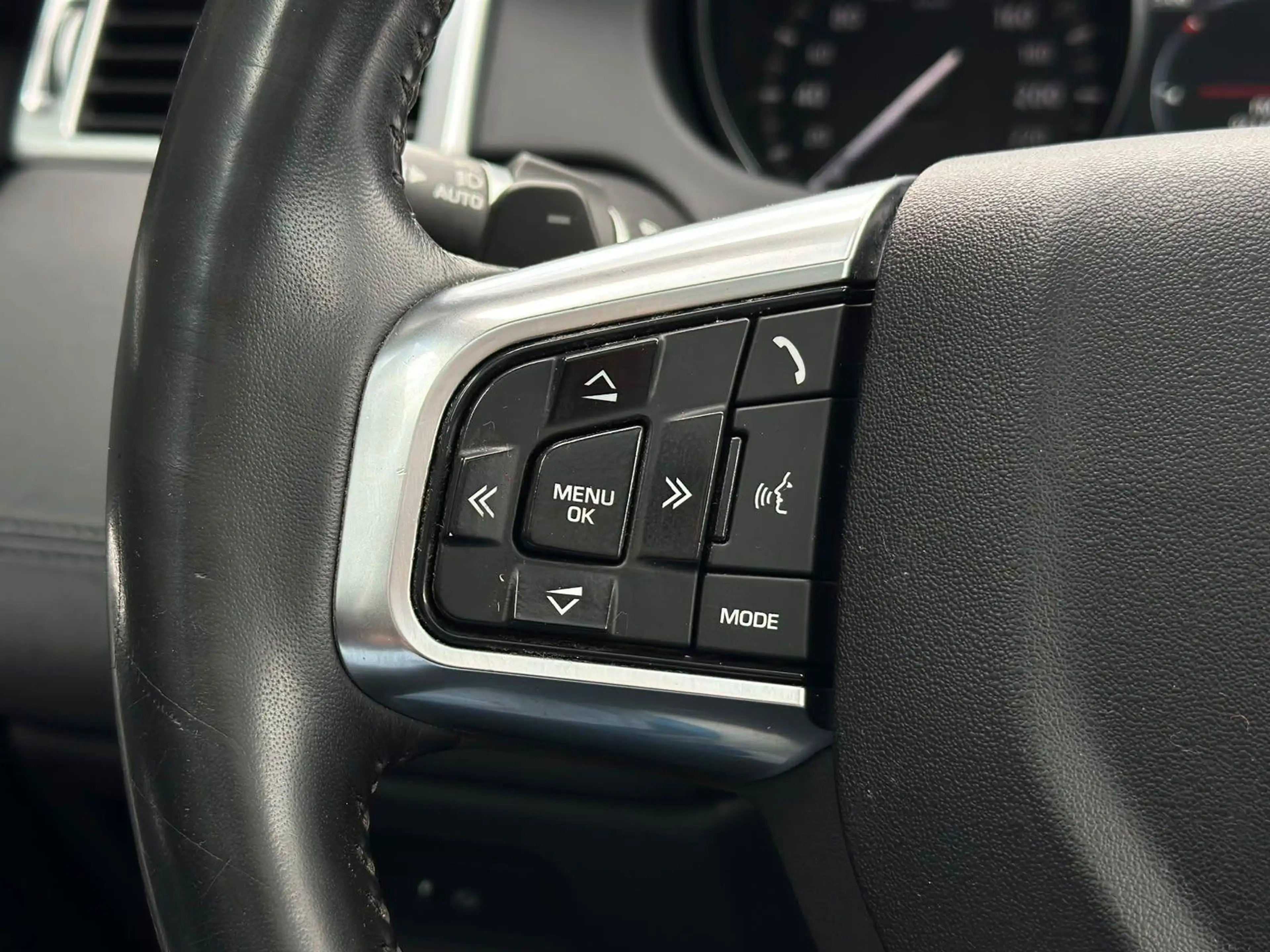Land Rover Discovery Sport 2.0TD4 SE 4x4 PANO#XENON#CAM#AHK — photo 15