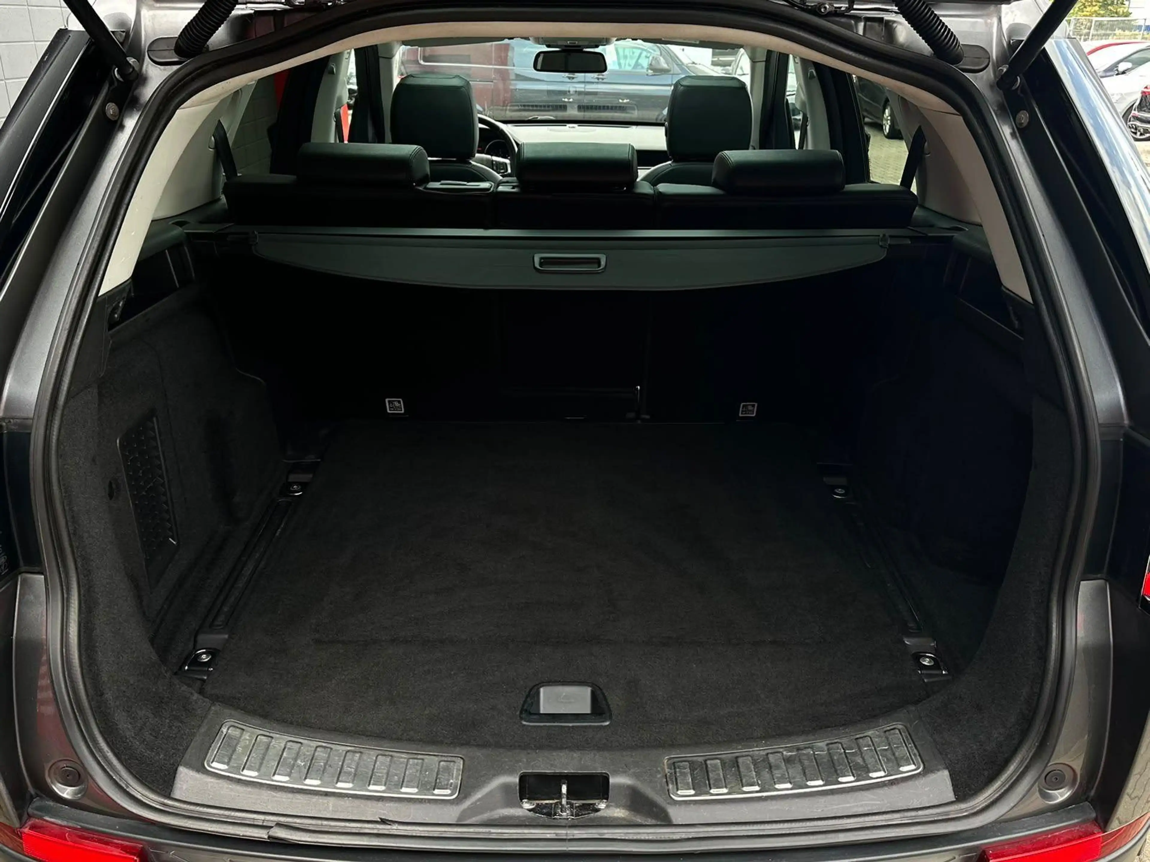 Land Rover Discovery Sport 2.0TD4 SE 4x4 PANO#XENON#CAM#AHK — photo 7