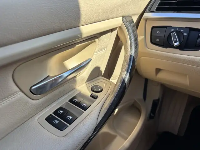BMW 3 Series view 17