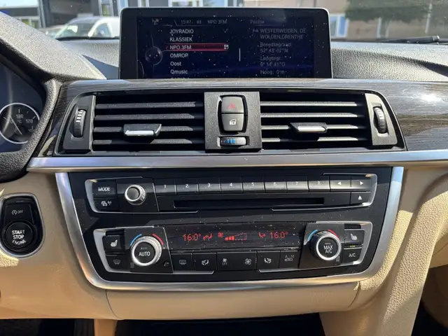 BMW 3 Series view 19