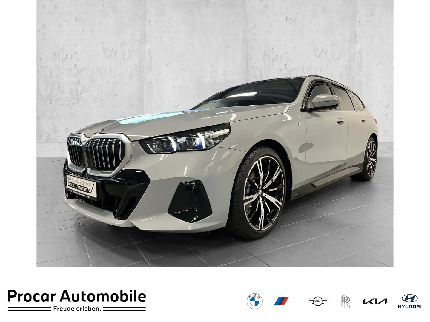 BMW 520 d Touring M Sport HUD PANO ACC 360°KAM RFK Grau - 1
