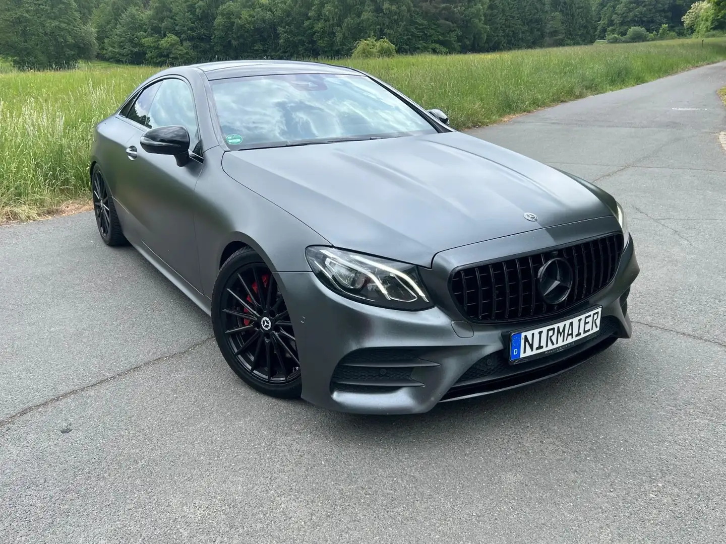 Mercedes-Benz E 400 d 4MATIC, AMG, Night-Paket, WideScreen, TOP Grau - 1