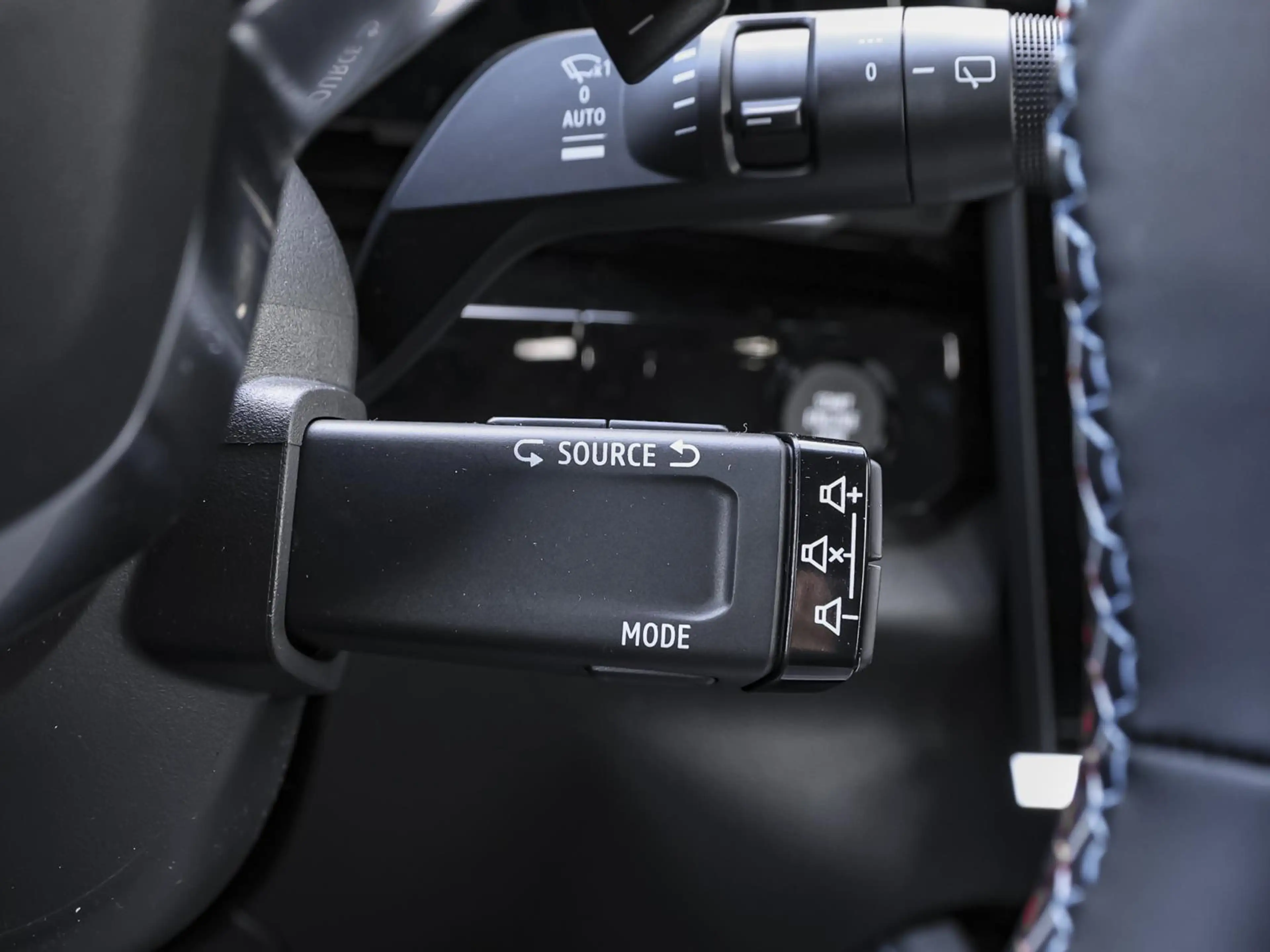 Renault Espace Esprit Alpine Full Hybrid NAVI SHZ PDC BT — photo 14