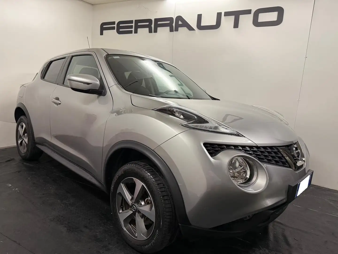 Nissan Juke Juke 1.6 Acenta 112cv 18.165 KM!!! Gris - 1