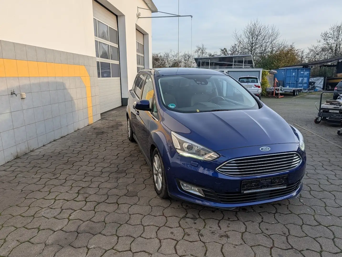 Ford Grand C-Max Titanium "Rollstuhlverladehilfe" - 2