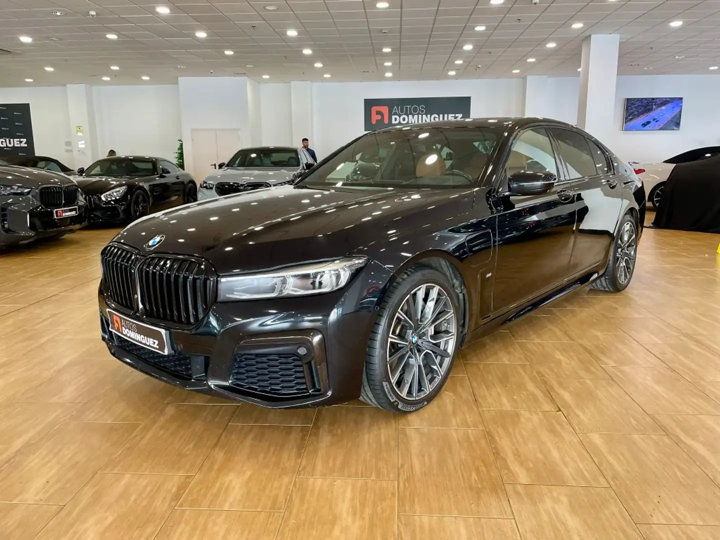 BMW 745 745e Negro - 1