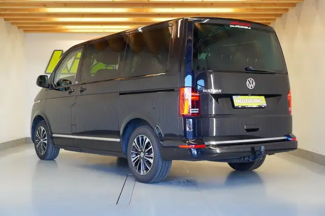Volkswagen Multivan view 7