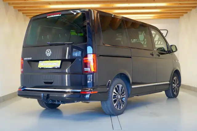Volkswagen Multivan view 4