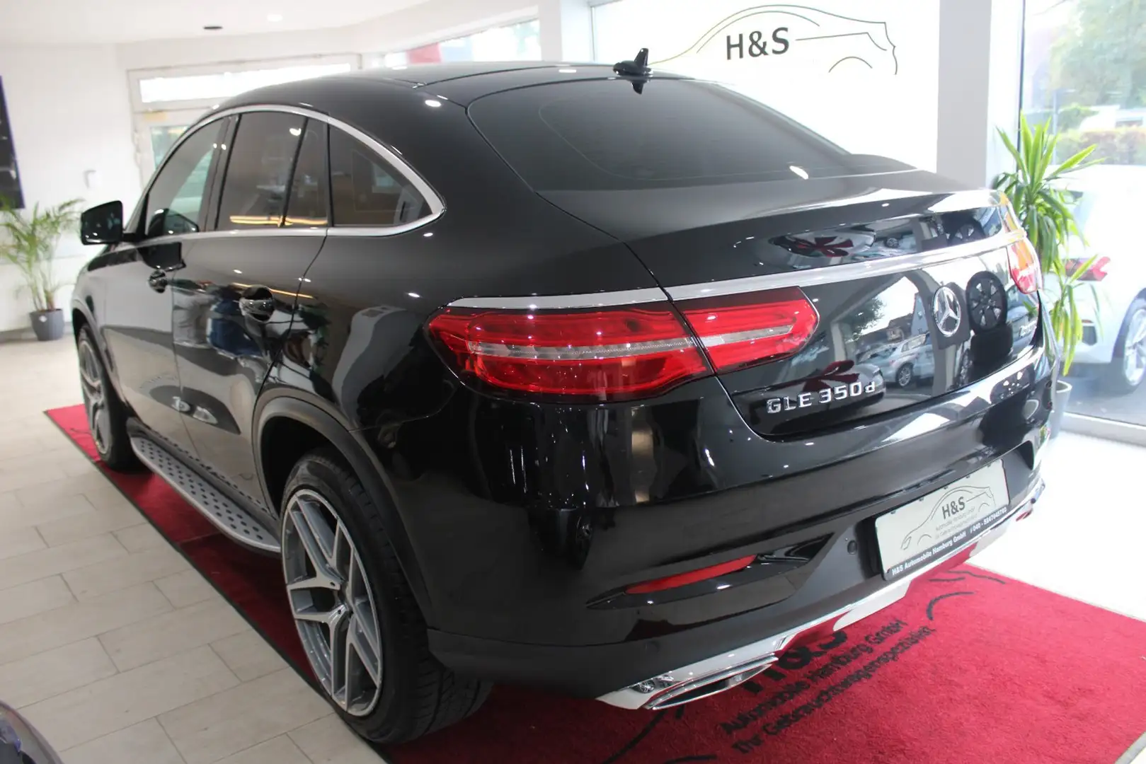 Mercedes-Benz GLE 350 d 4Matic Coupe AMG-LINE Schwarz - 2