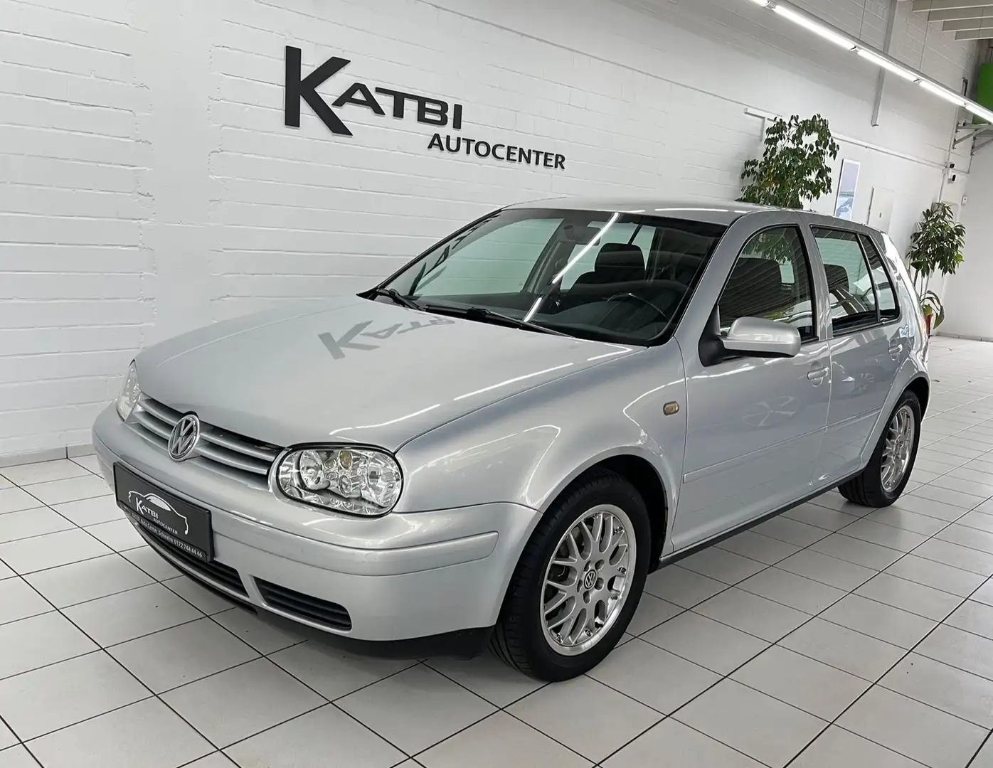 Volkswagen Golf 1.8T GTI RECARO 1. Hand Klima HU 04.2026 Grau - 1