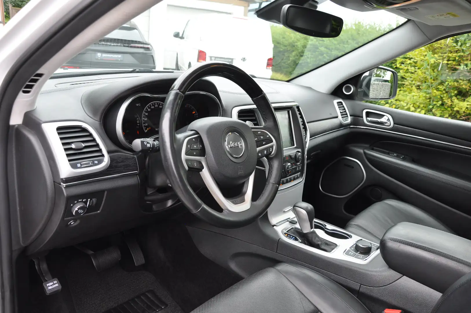 Jeep Grand Cherokee 3,0 V6 CRD Summit Monitor AHK Pano Standheizung Weiß - 2