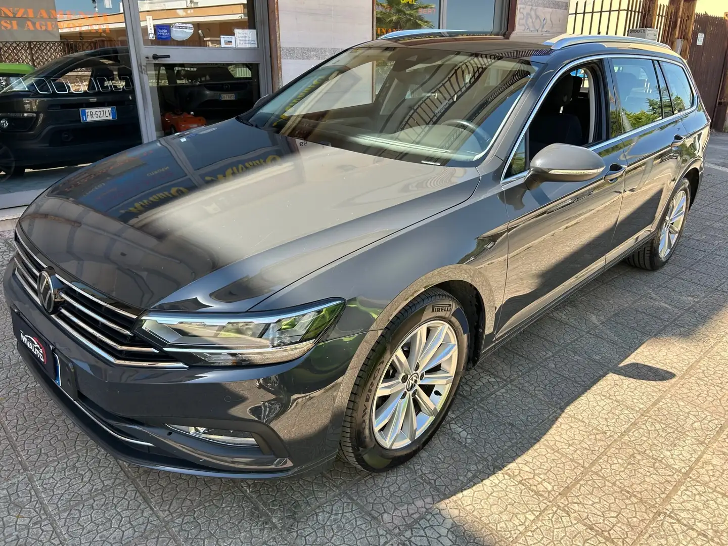 Volkswagen Passat Variant 2.0 TDI SCR 122 CV EVO DSG Business Šedá - 1