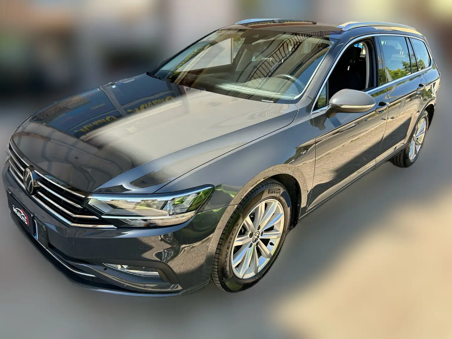 Volkswagen Passat Variant 2.0 TDI SCR 122 CV EVO DSG Business Grigio - 1