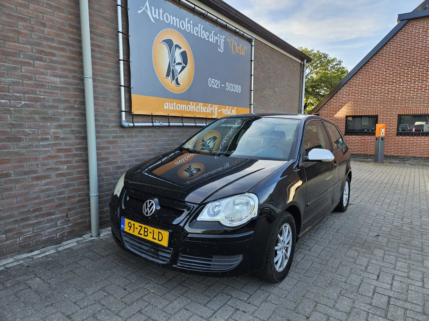 Volkswagen Polo 1.4 TDI Optive Zwart - 1