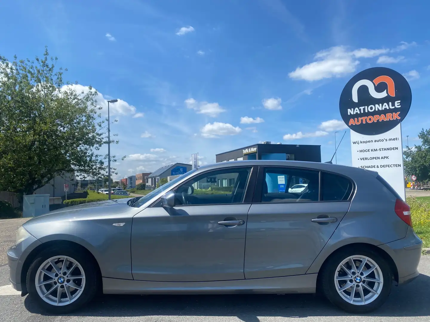 BMW 118 1-serie 2018* 118i Business Line * LMV * AIRCO * E Grijs - 2