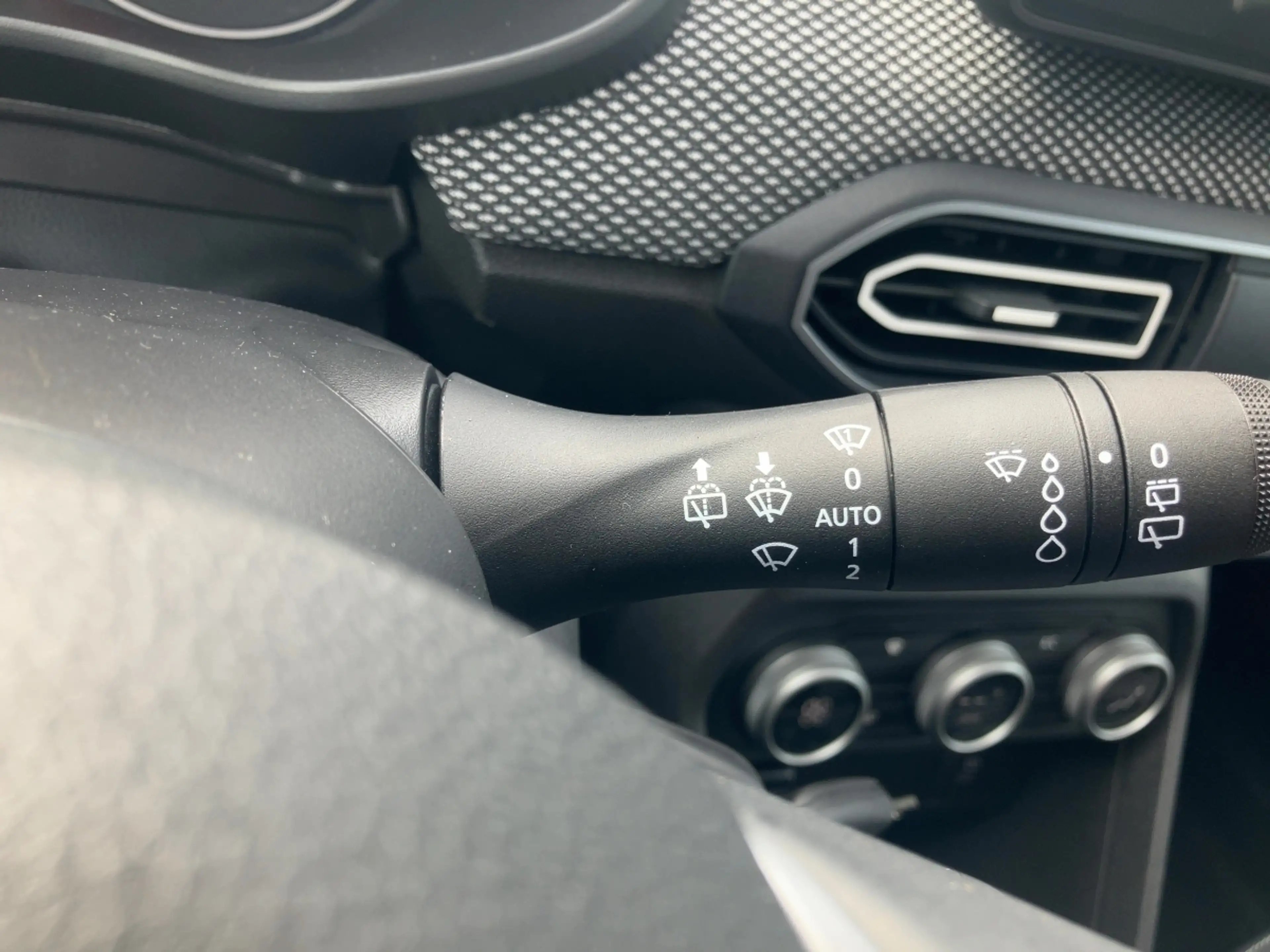 Dacia Jogger Expression TCe 110 — photo 12