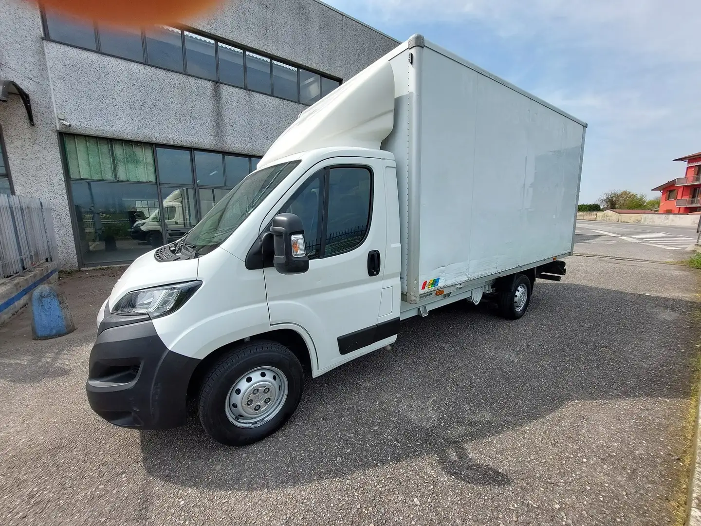 Peugeot Boxer 435 2.2 hdi 140 cv cassonato con sponda idraulica Bianco - 1
