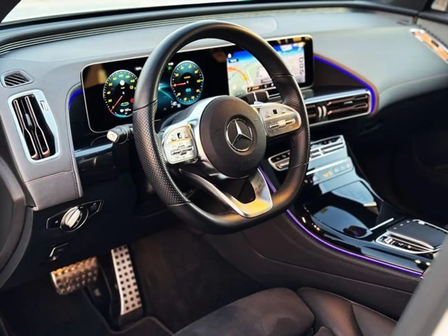 Mercedes-Benz EQC 400 4MATIC con TECHO PANORÁMICO Blanco - 2