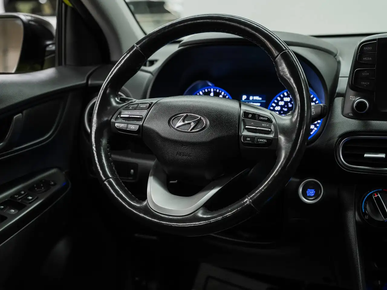 Hyundai KONA снимка Hyundai KONA