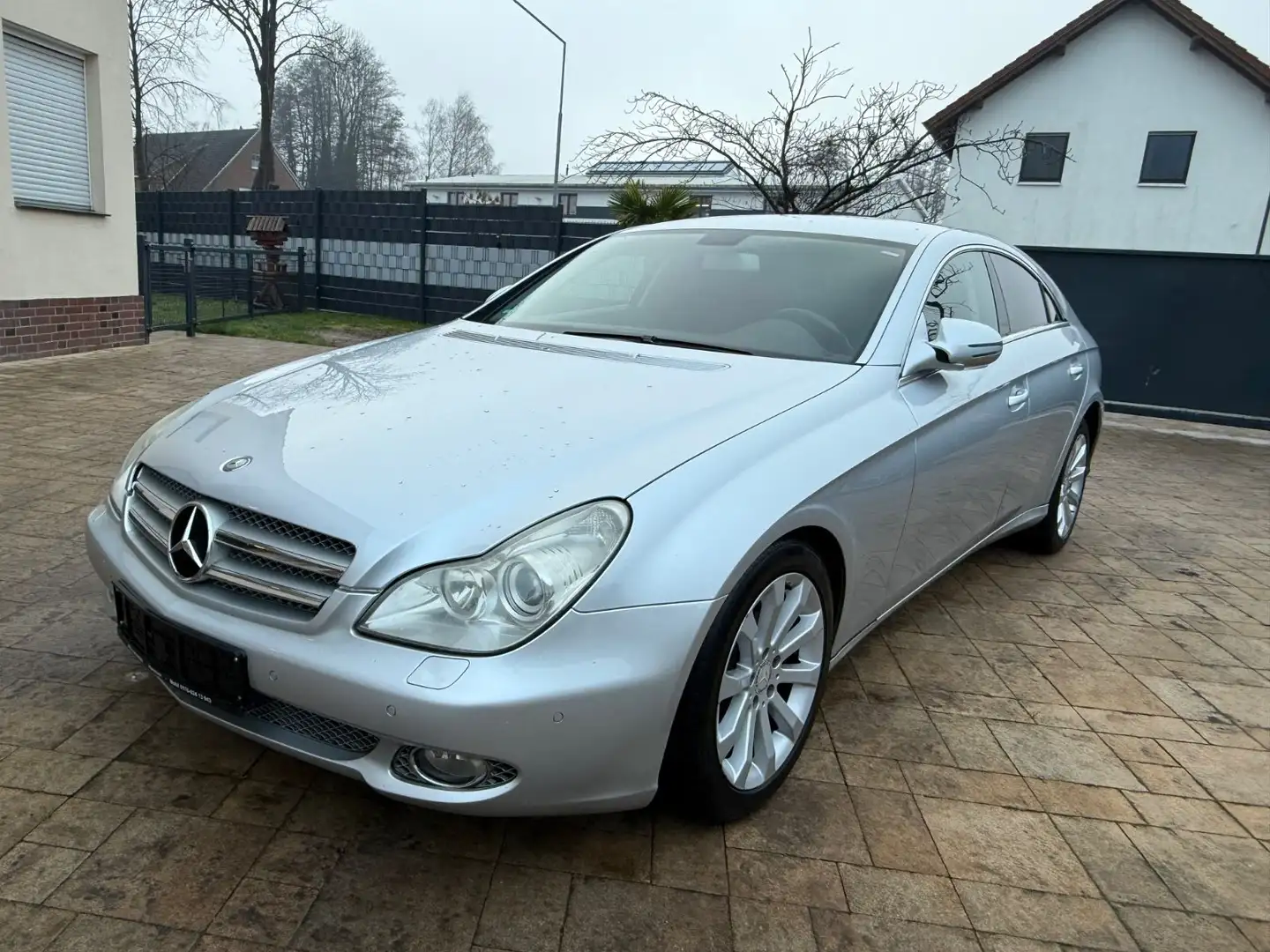 Mercedes-Benz CLS 320 CLS 350 CDI+Leder+Navi+Xenon+belüft.Sitz+Facel.+ Gümüş rengi - 1